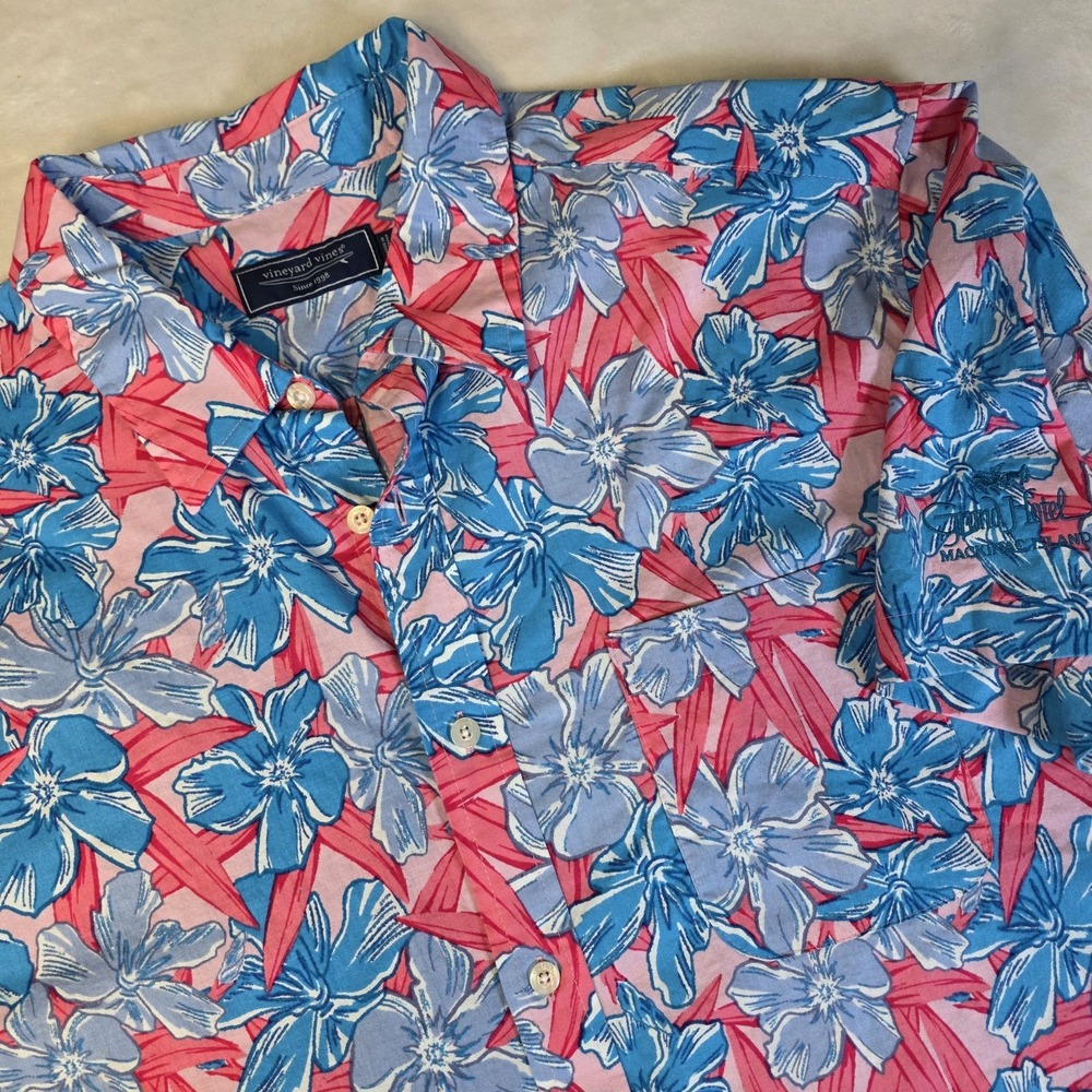 Vineyard Vines Shirt Mens XL Pink Blue Floral Hawaiian‎ Aloha Vacation Button Up